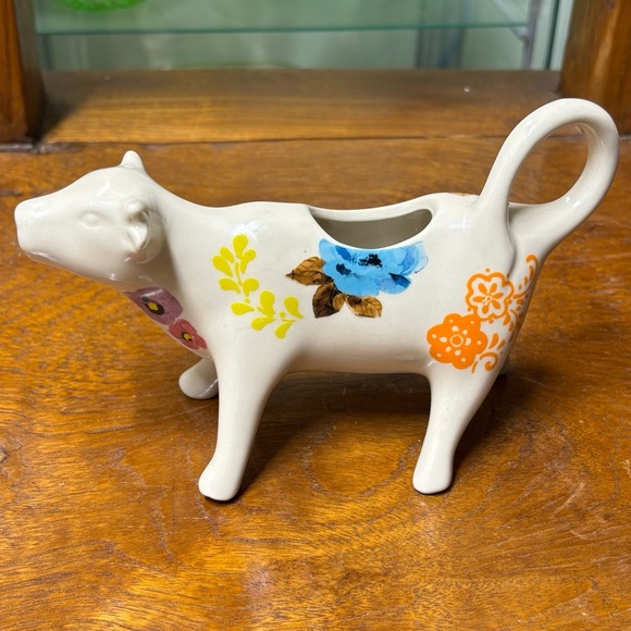 The Pioneer Woman ceramic cow creamer in Flea Market Floral pattern - Picture 2 of 7